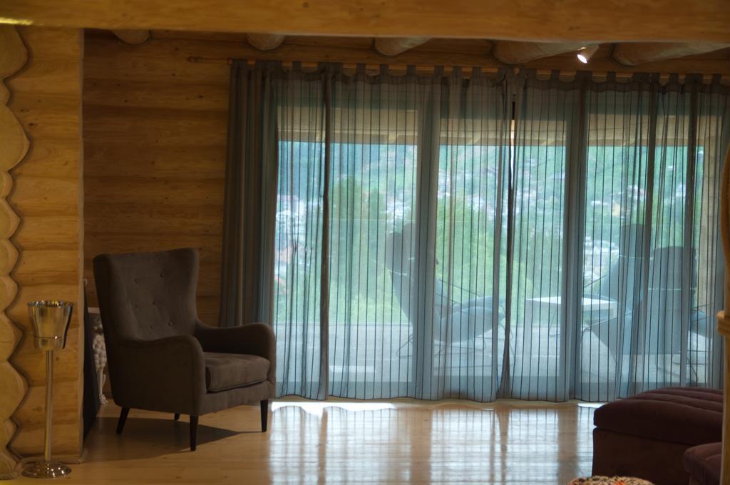 Cabana Deac - Luxury Chalet Ватра-Дорней Номер фото